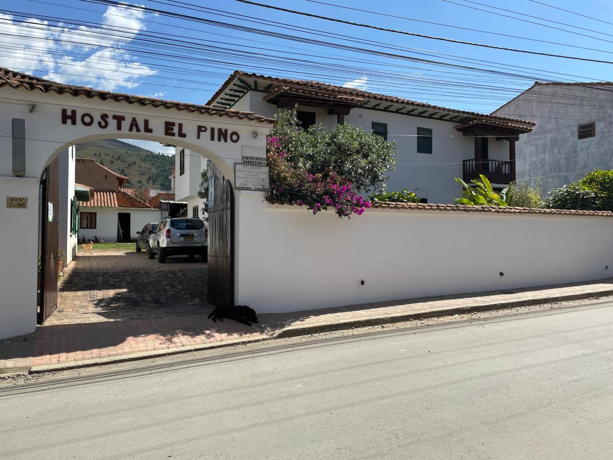 Hostal El Pino فيلا دي ليفا المظهر الخارجي الصورة