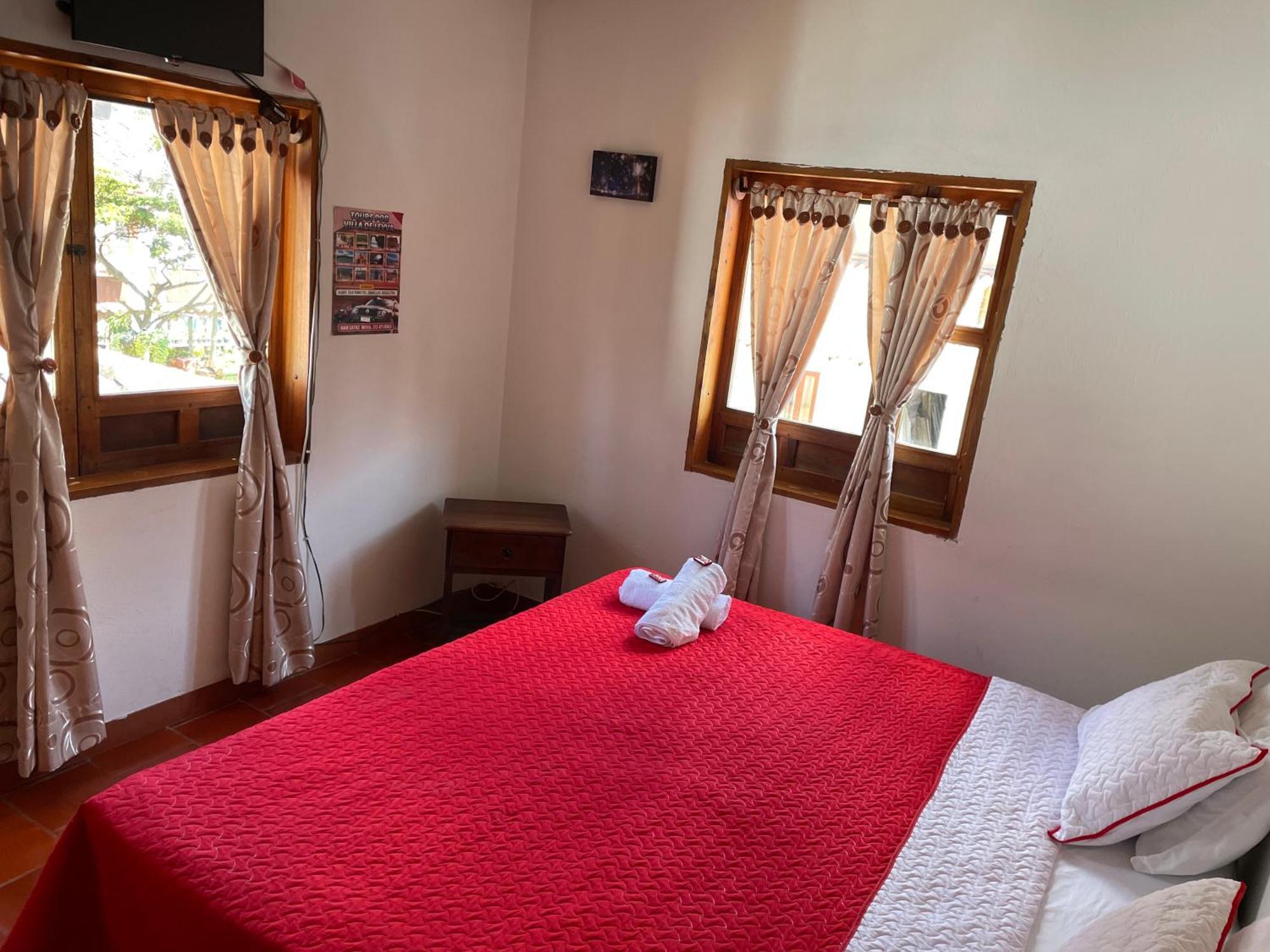 Hostal El Pino فيلا دي ليفا المظهر الخارجي الصورة