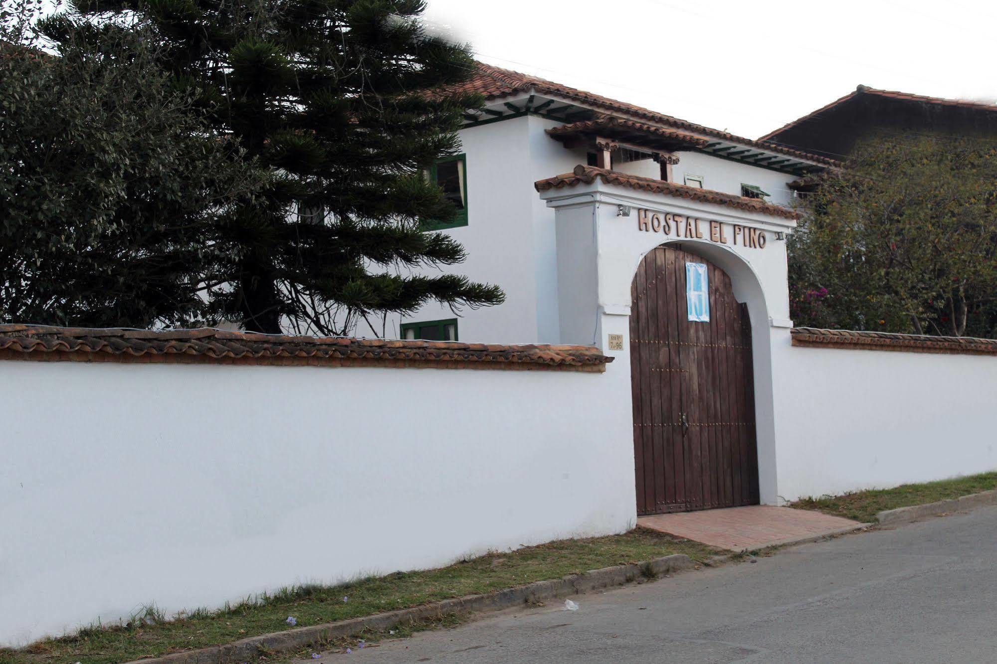 Hostal El Pino فيلا دي ليفا المظهر الخارجي الصورة
